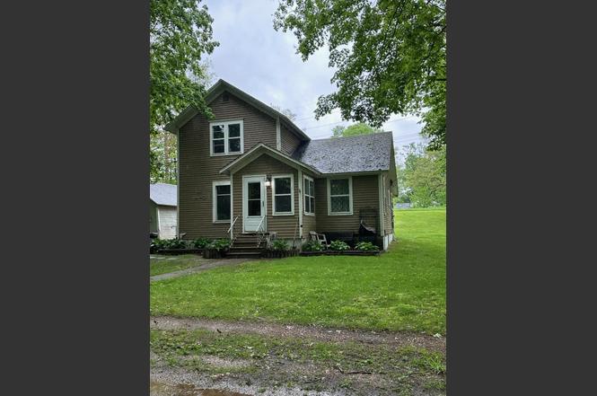611 Rock River Ave