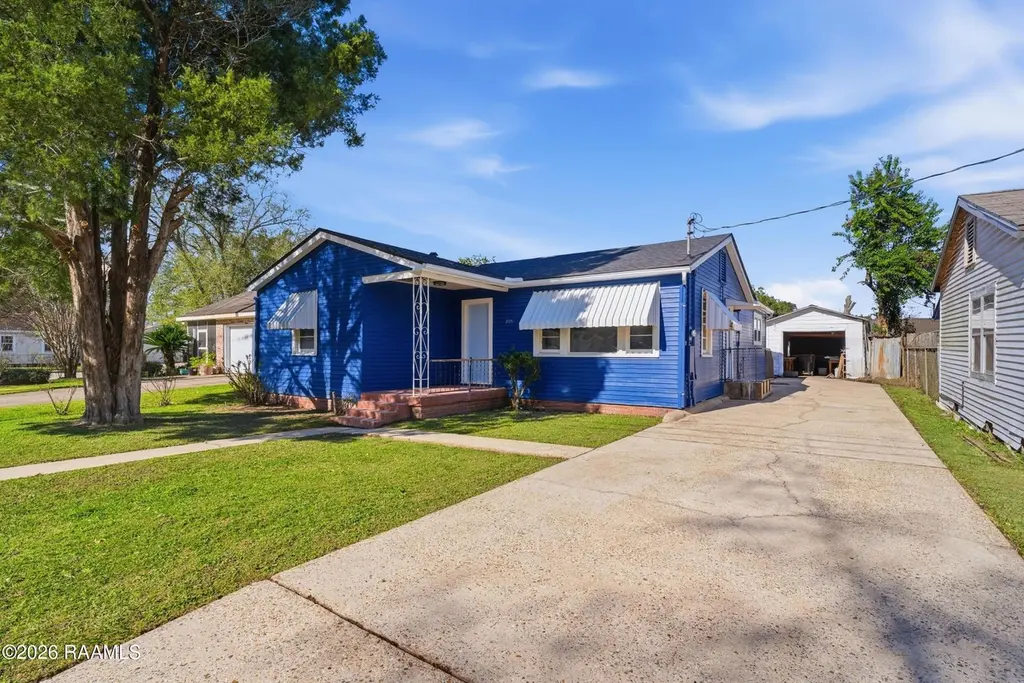 305 Randolph Dr