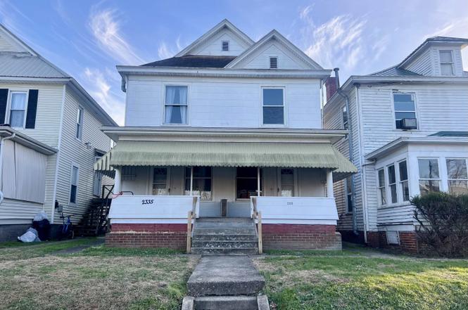 2333-2335 9th Ave