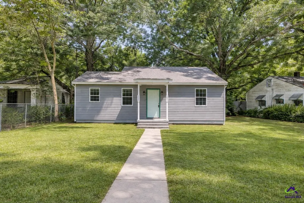 209 Calhoun St