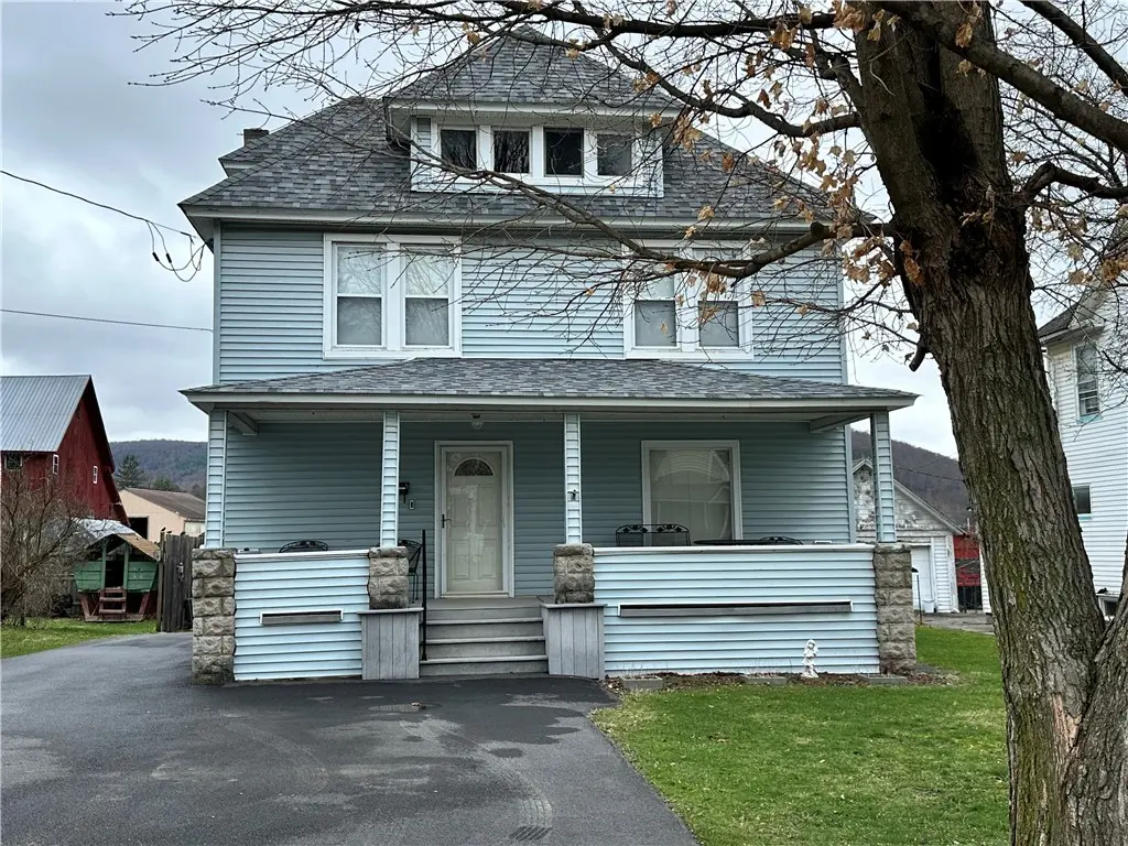 8 Howell St