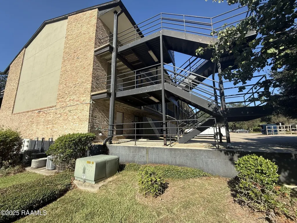 701 S College Rd #109