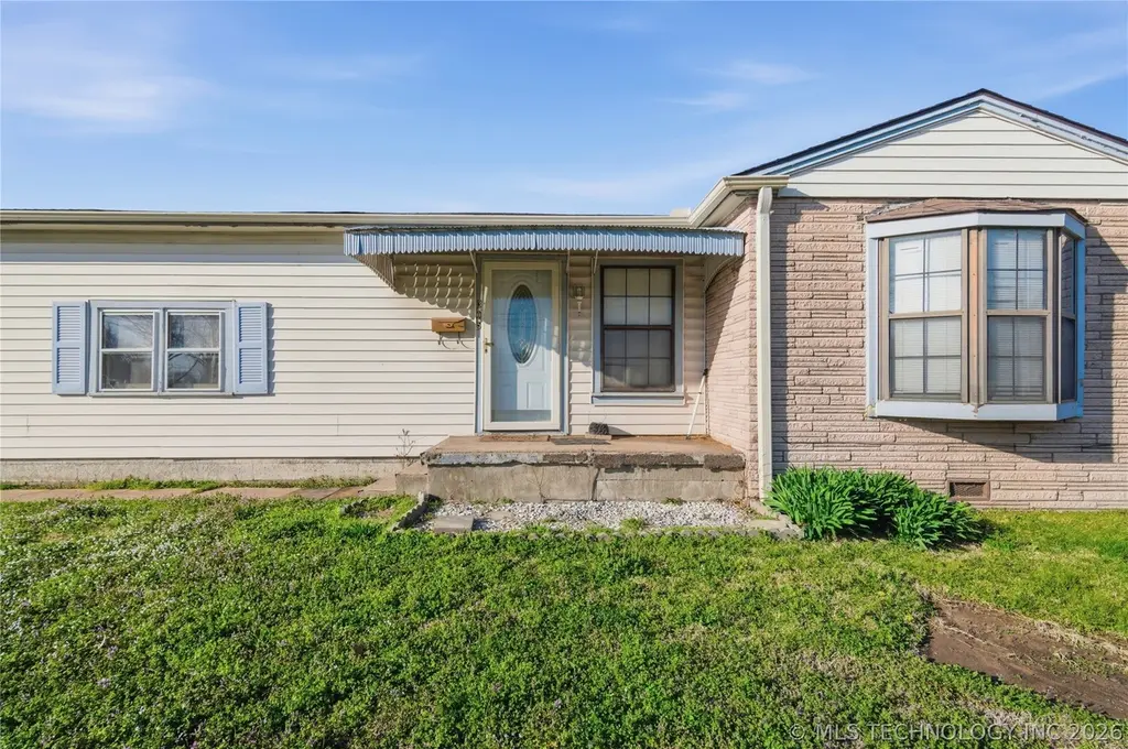 305 22nd NE