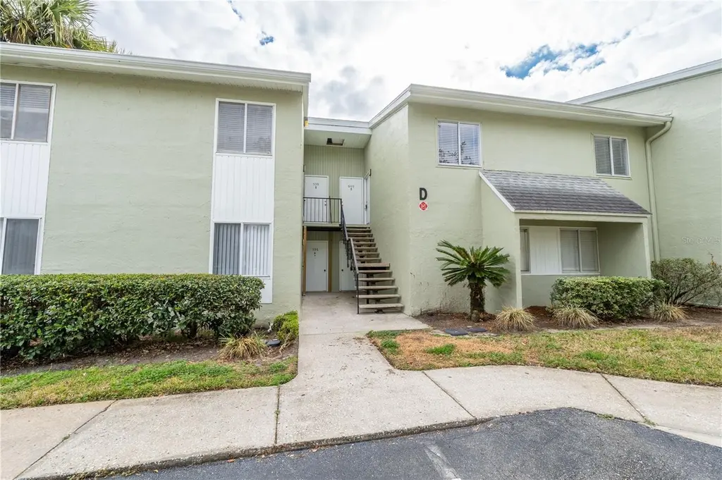 600 Fairways Cir Unit B