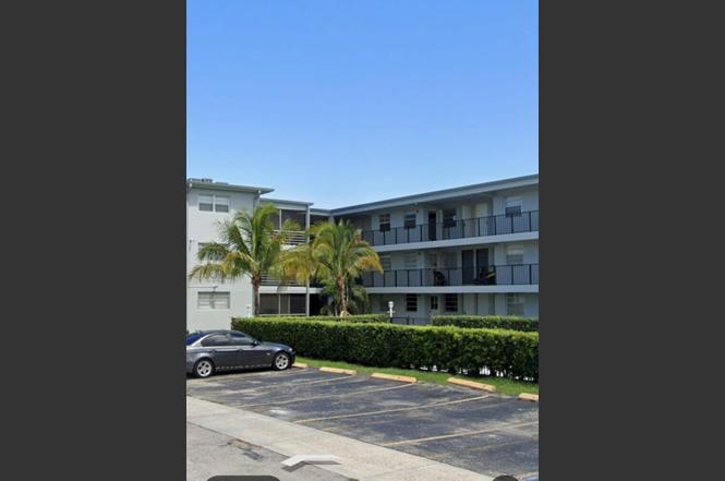 1100 NE 1st Ct #305