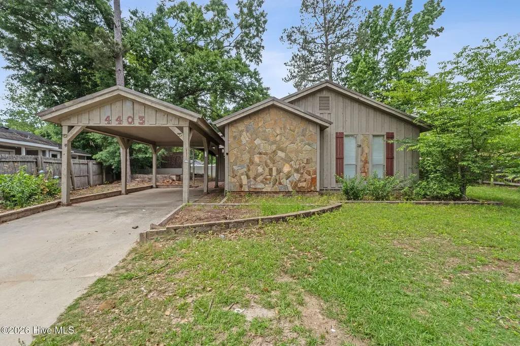 4403 Goshen Lake Dr S