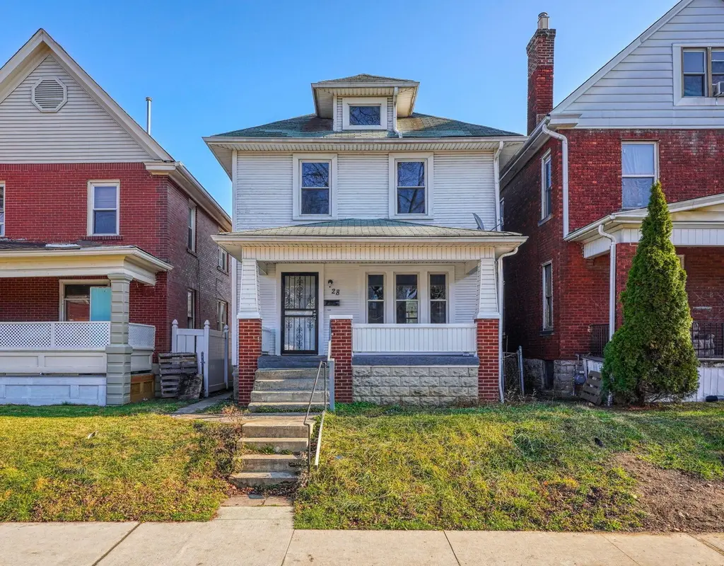 28 S Warren Ave