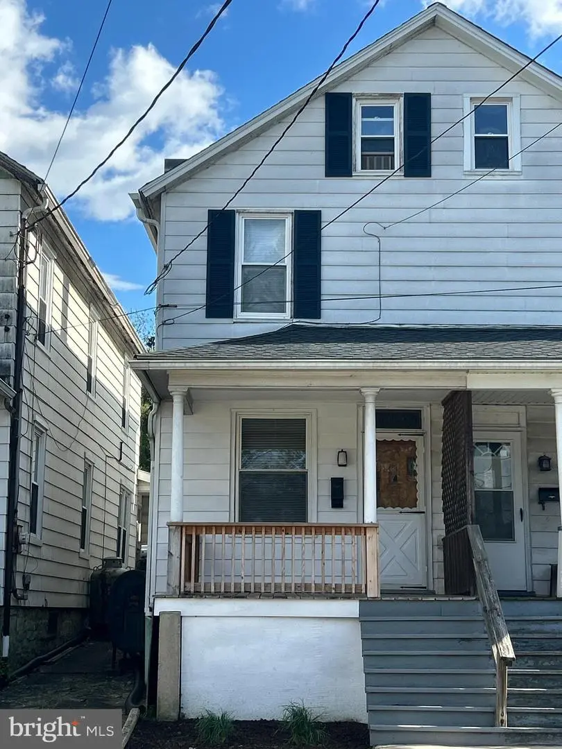 506 E Center St