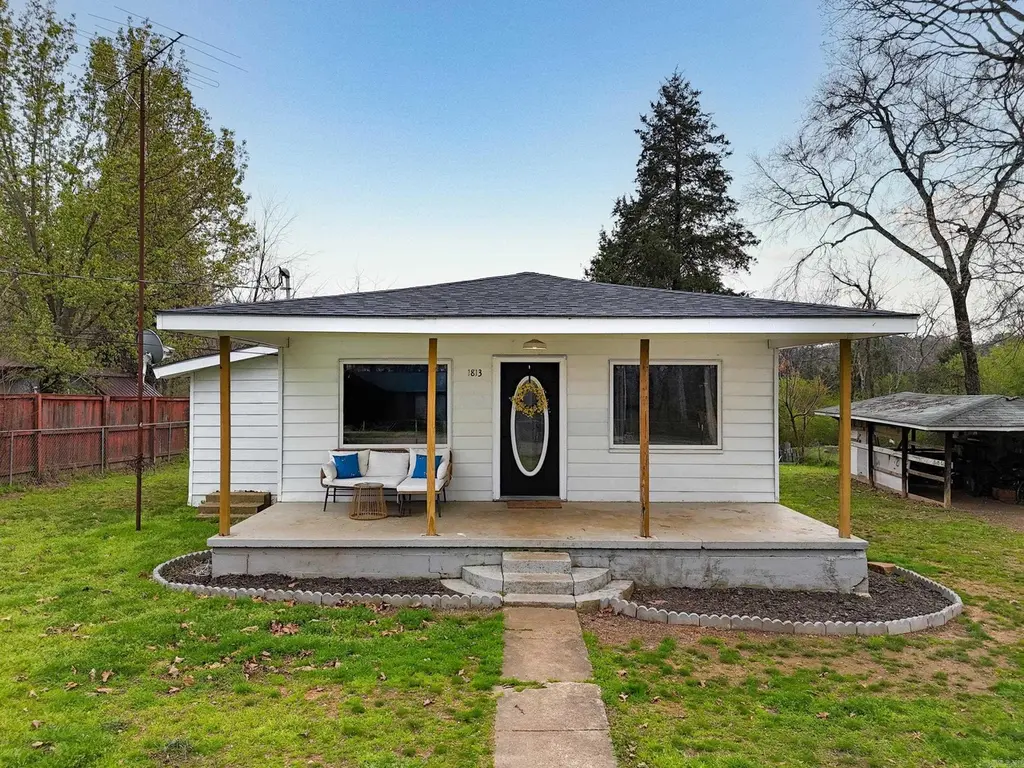 1813 Ford Dr