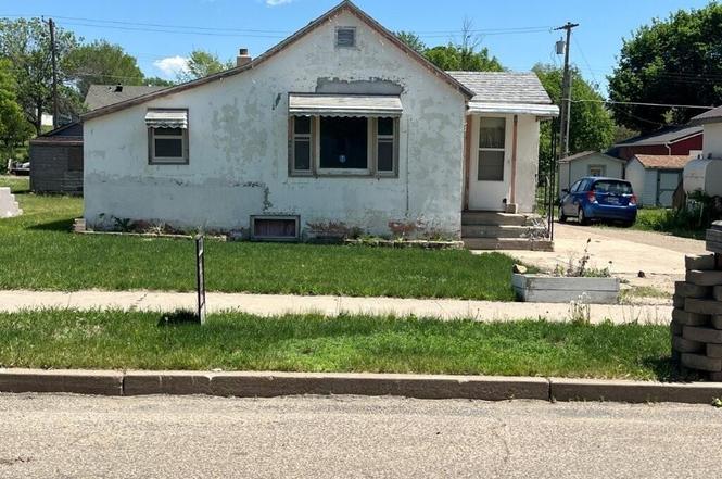 710 E 3rd Ave