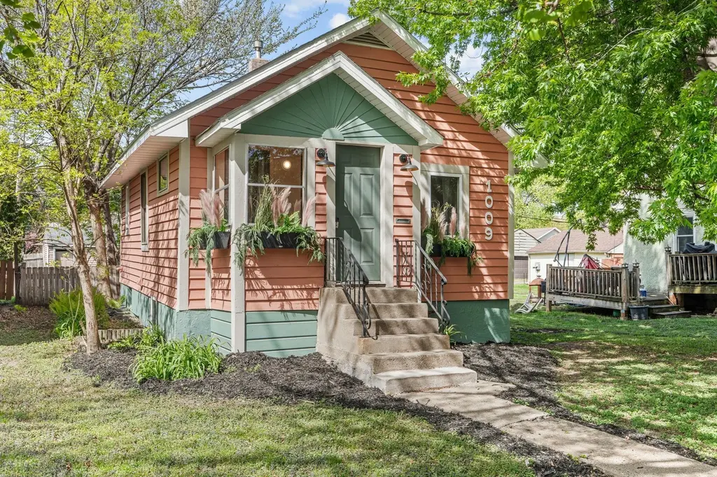 1009 Watson Ave