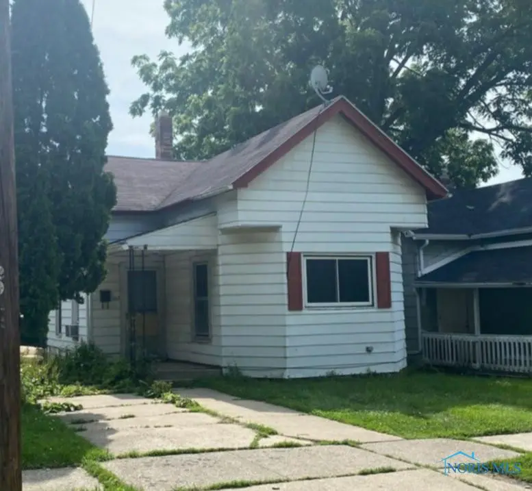 323 Champion St
