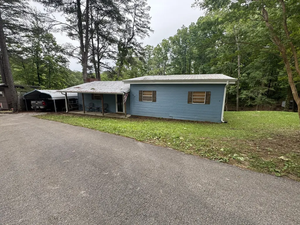 111 Crappie Lane Ln