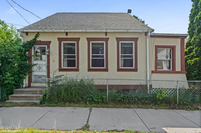 13 Sand St