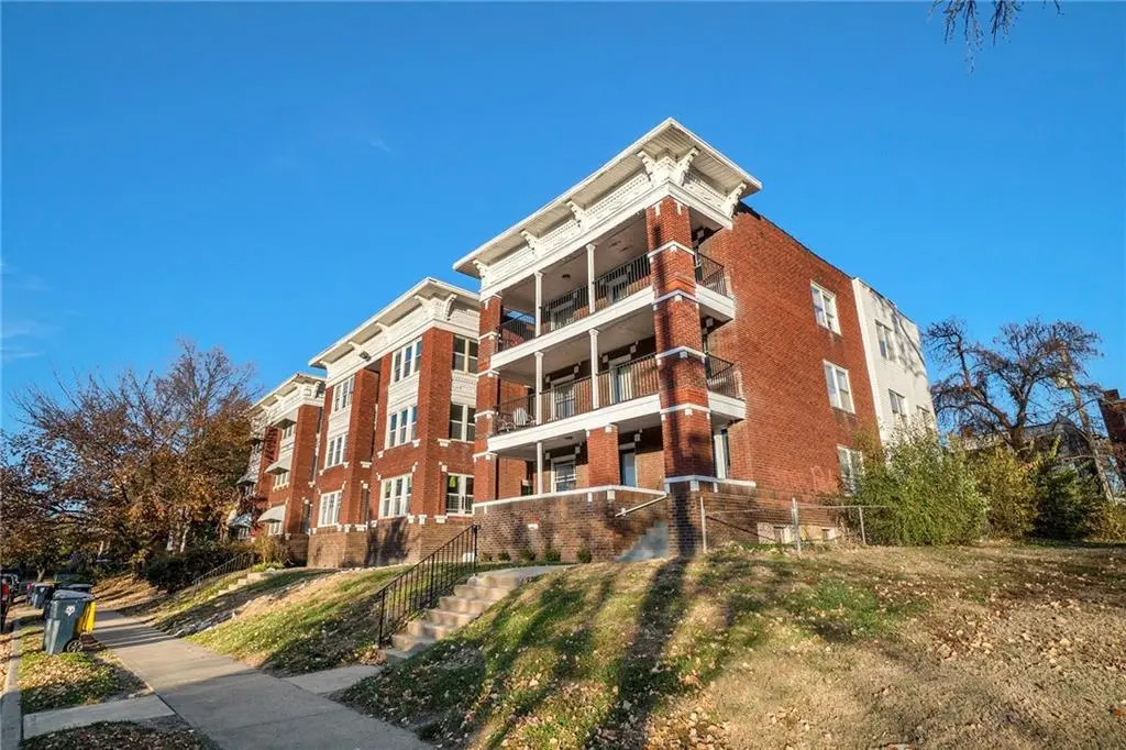 4121-4123 Walnut St