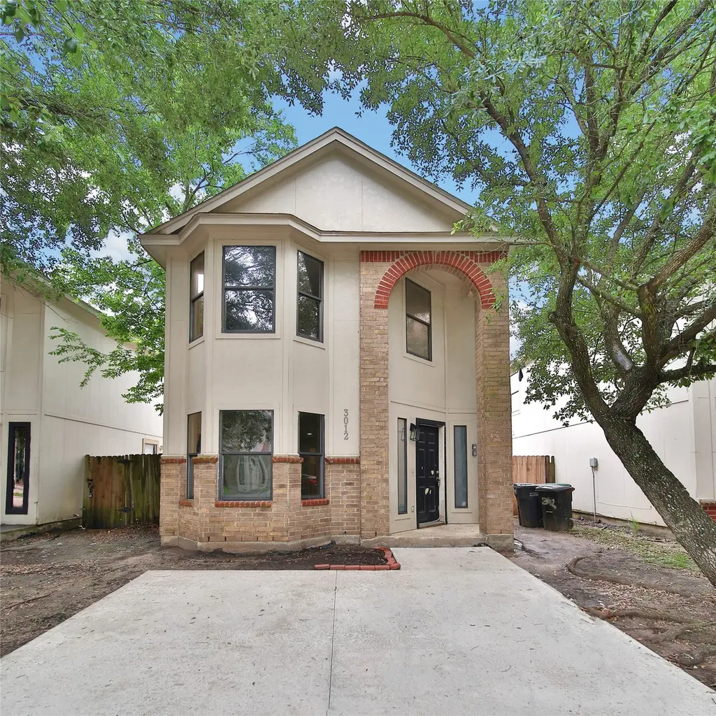 3012 La Estancia Ln