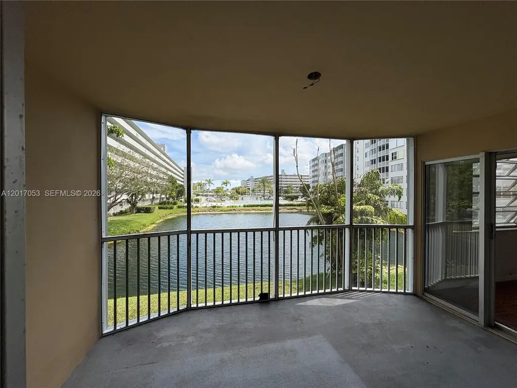 1770 NE 191st St Unit 203-1