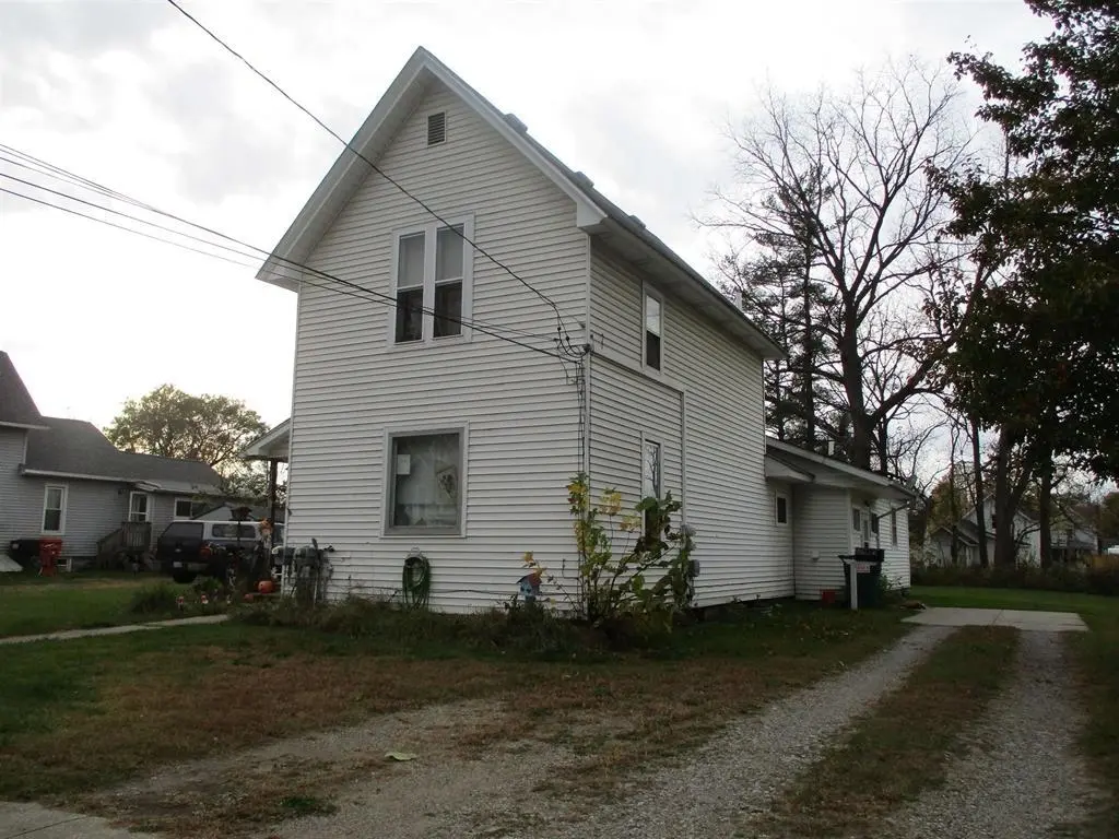 608 Oakwood St