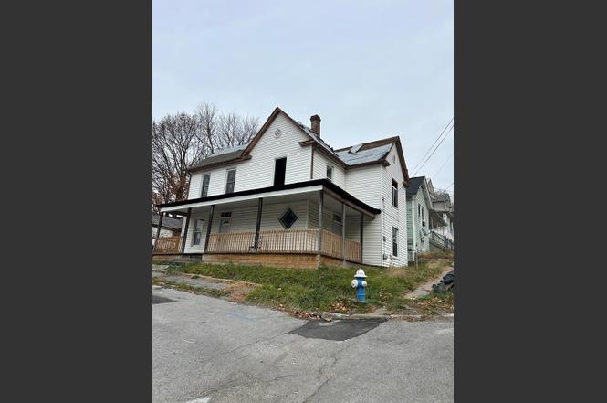 309 Pearis St