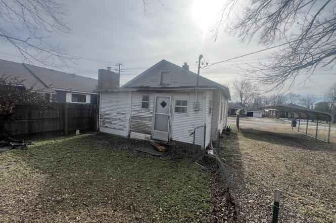 132 W 5th St