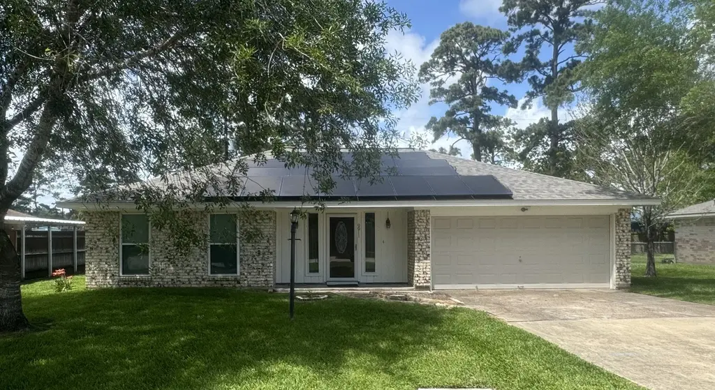 9911 Bayou Woods Dr