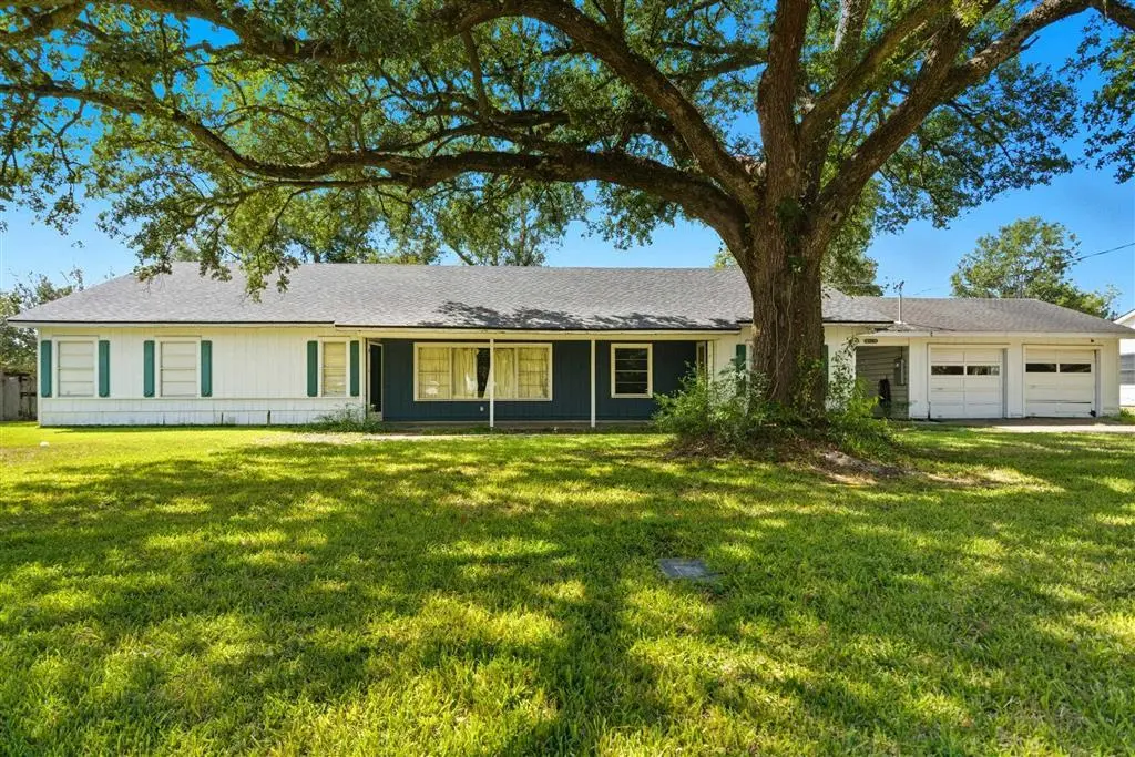 1221 Pamela St