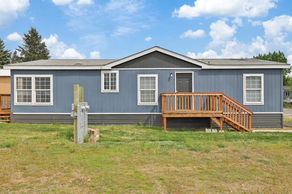 2201 N Craig Rd #114