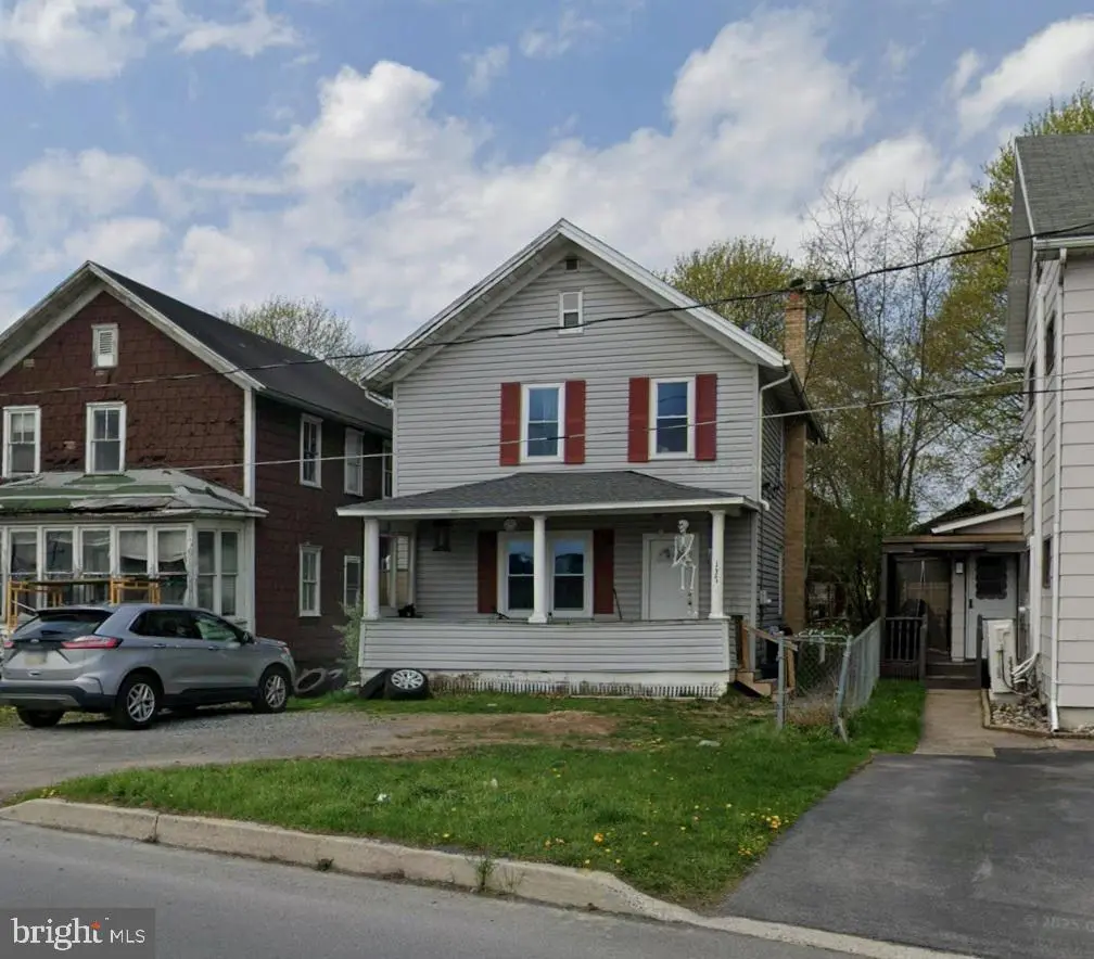 137 Railroad St