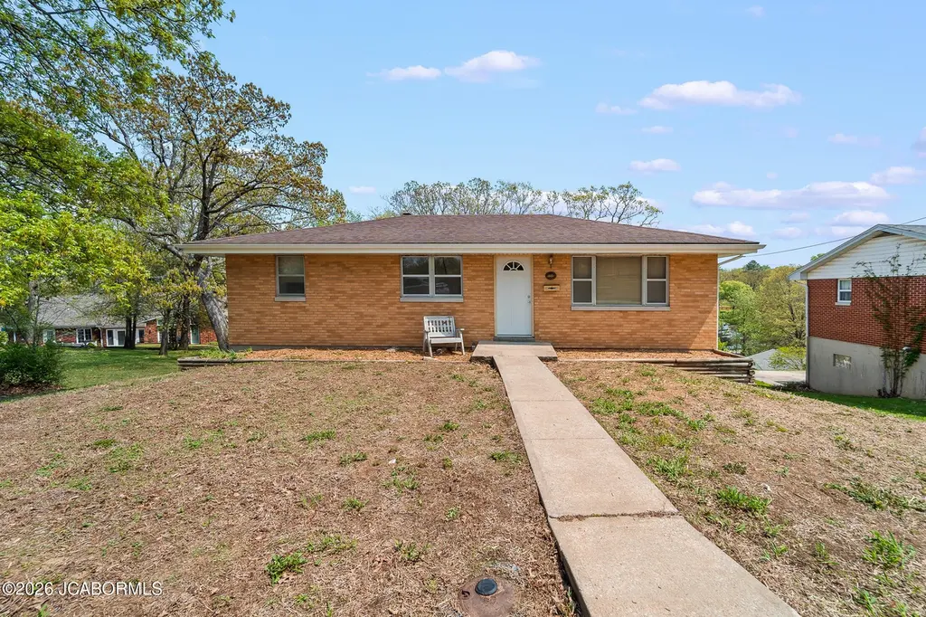 1205 Edgewood Dr