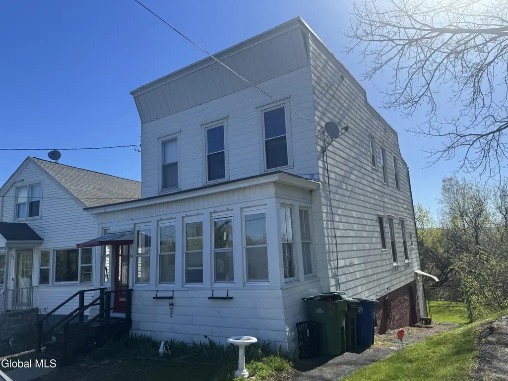 30 N Reservoir St