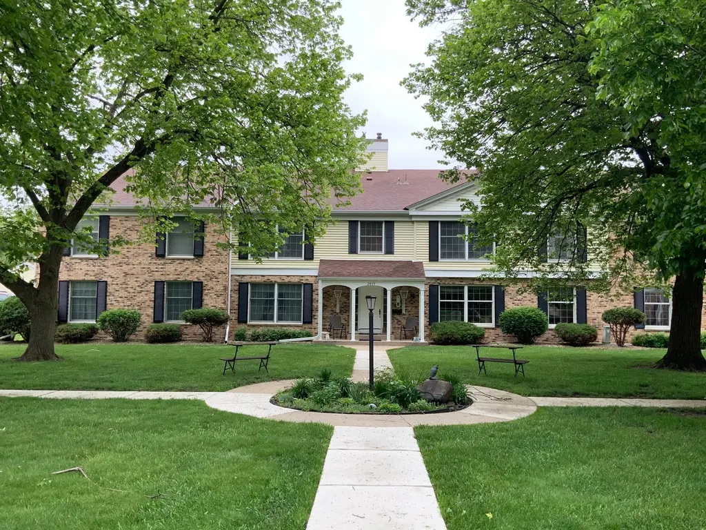 2053 Carriage Dr SW Unit 2053H