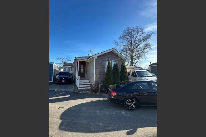 10 Elm Ave