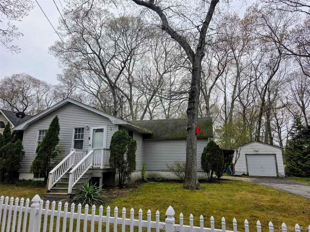 117 Maple Ave