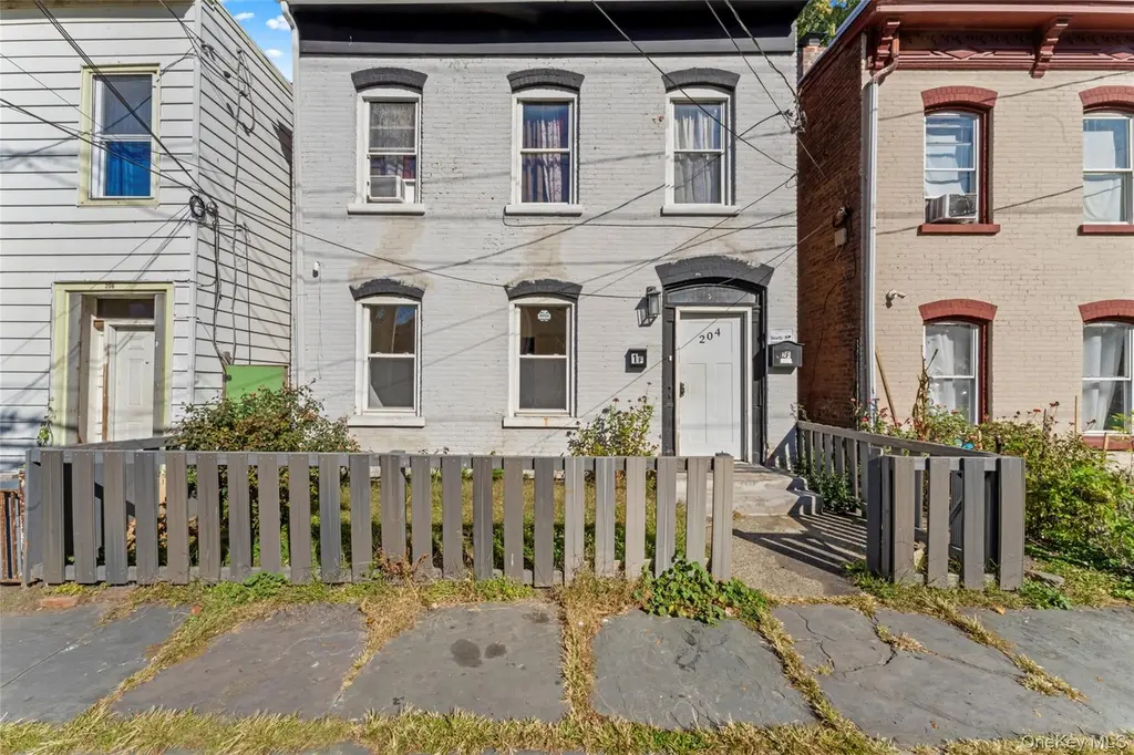 204 S William St