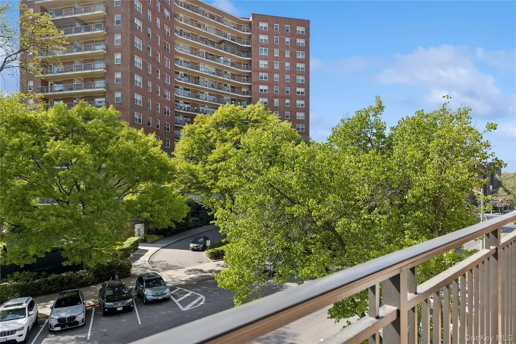 3720 Independence Ave Unit 3D