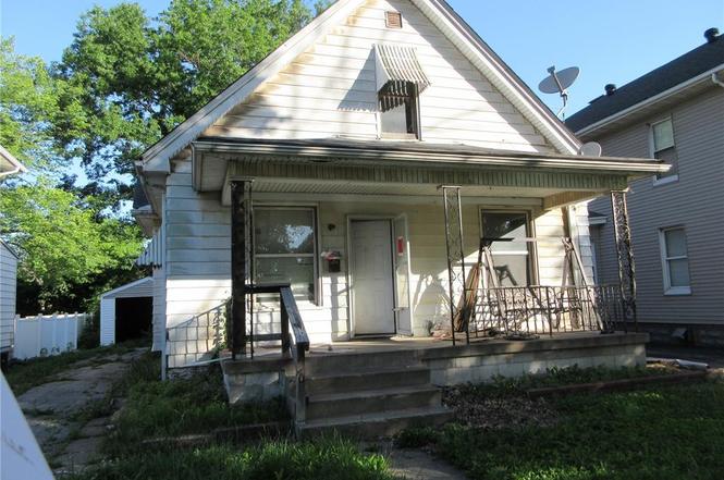 2403 Grand Ave