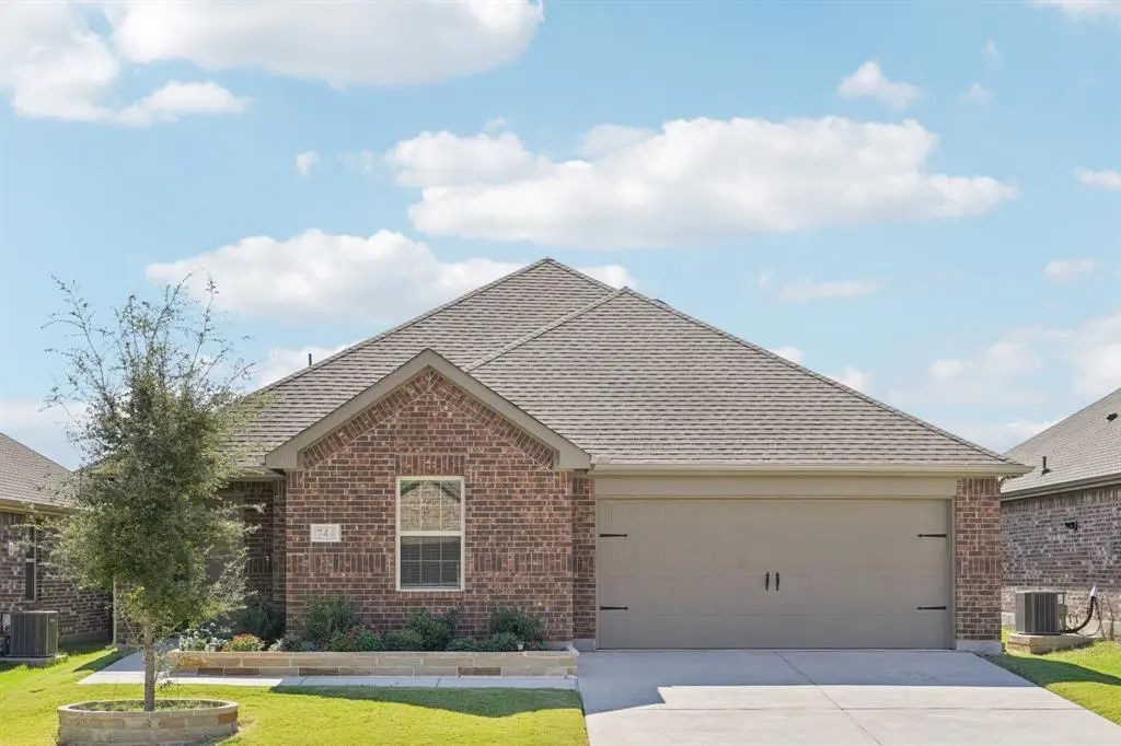 744 Serenity Sound Dr