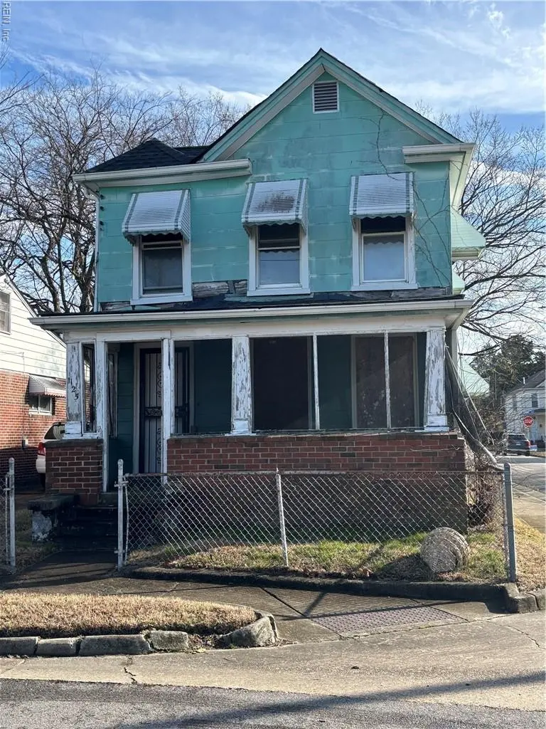 1125 Logan St