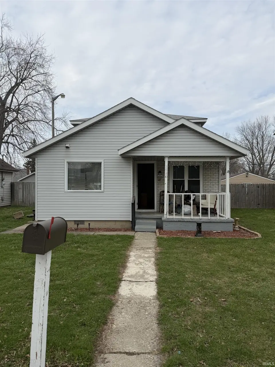 2520 W 11th St