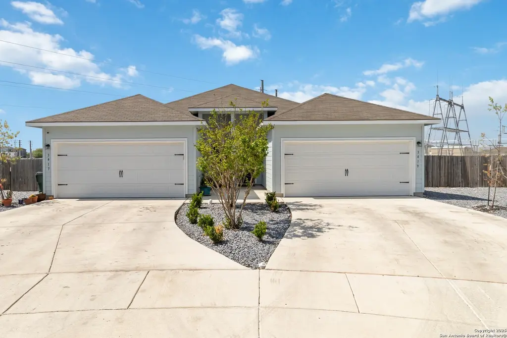 3417-3419 Lindsay Ln
