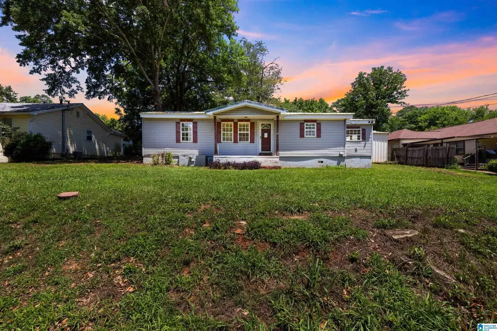 404 Willow Dr