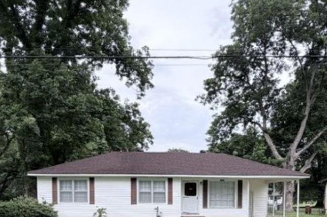 407 Carl St