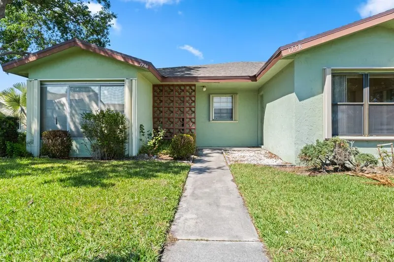 1758 Lakefront Blvd Unit B