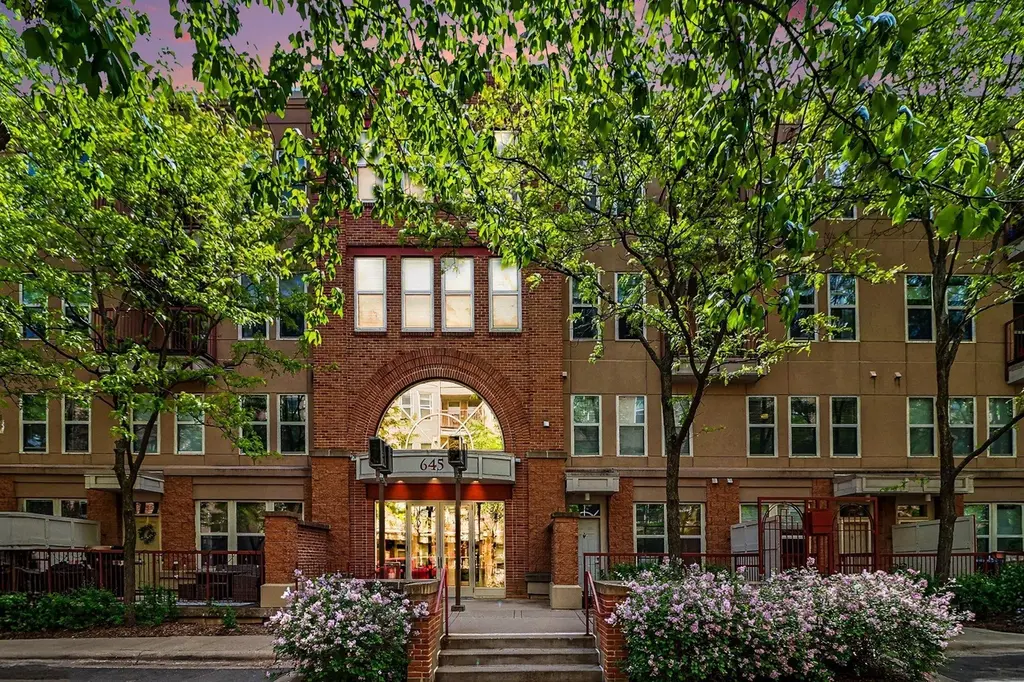 645 N 1st St #300