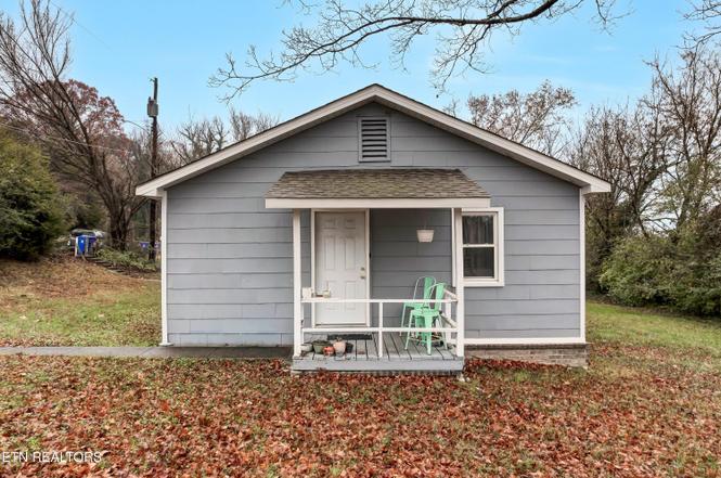100/102 Howard Ln