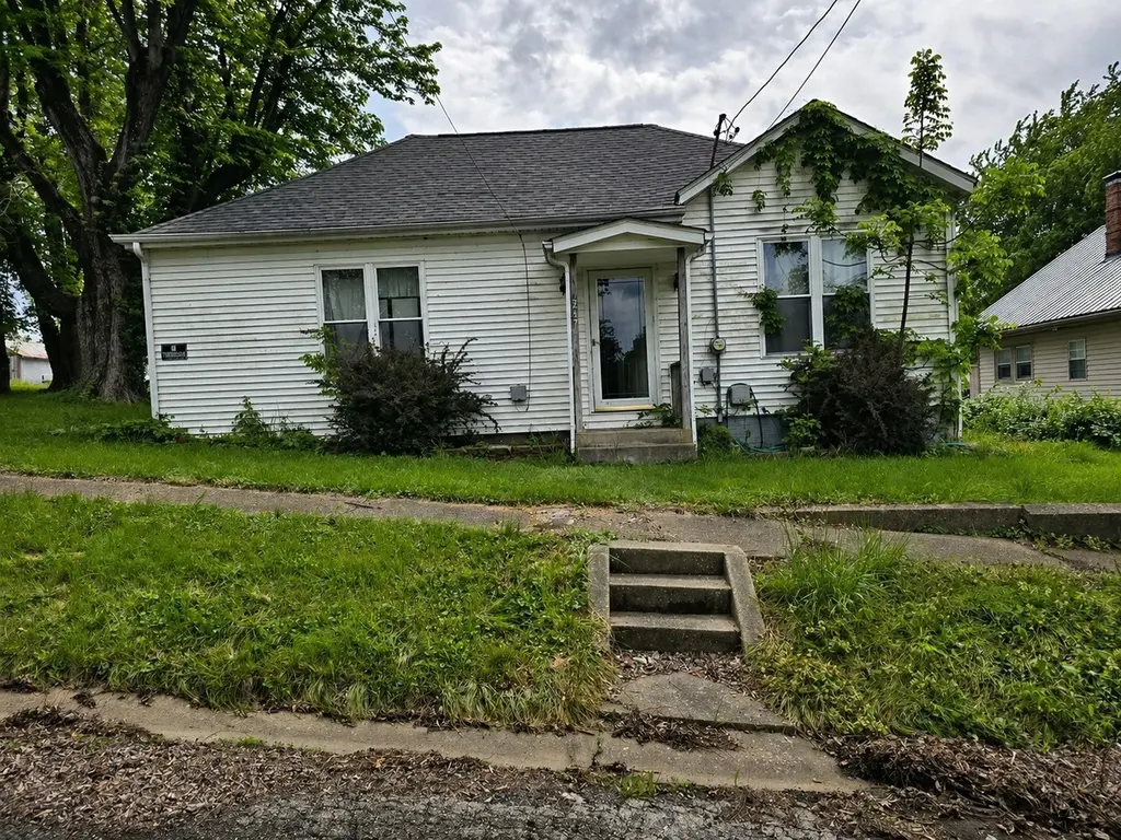 247 Maple St