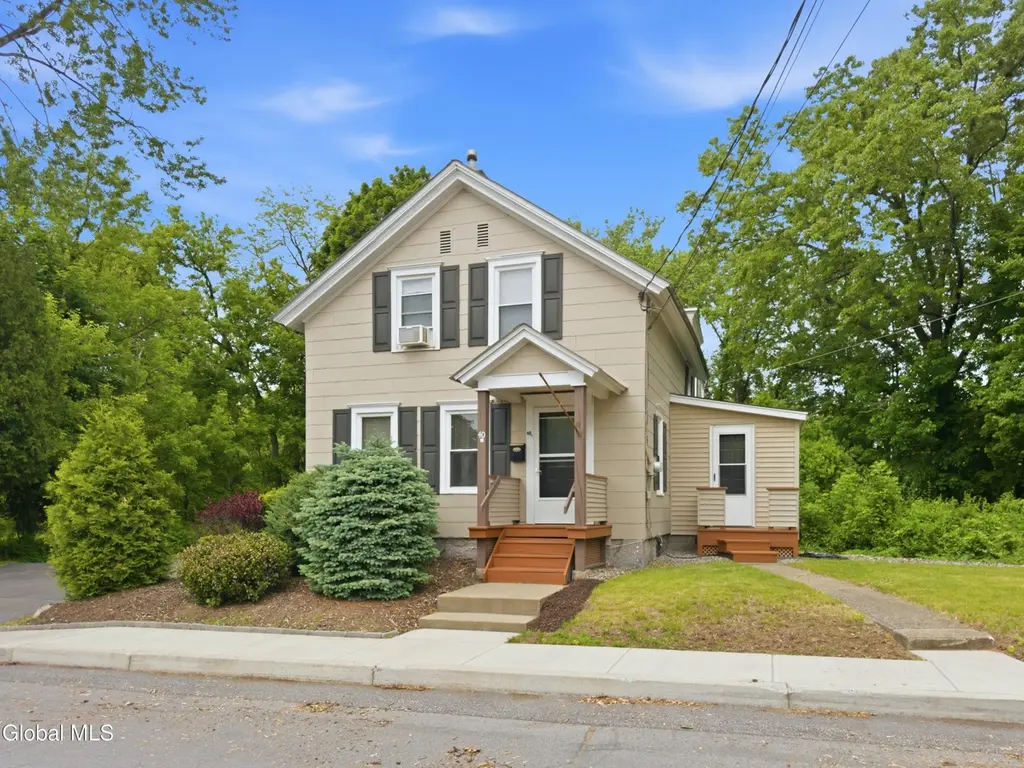 40 Terra Cotta Ave