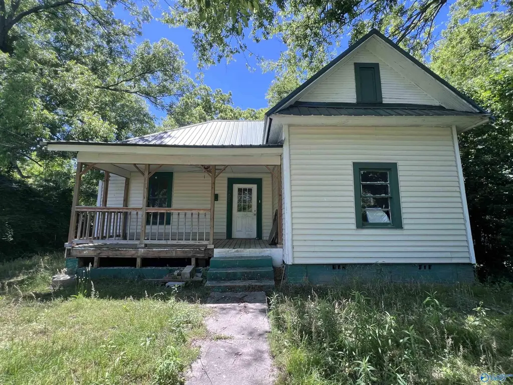 404 Riley St