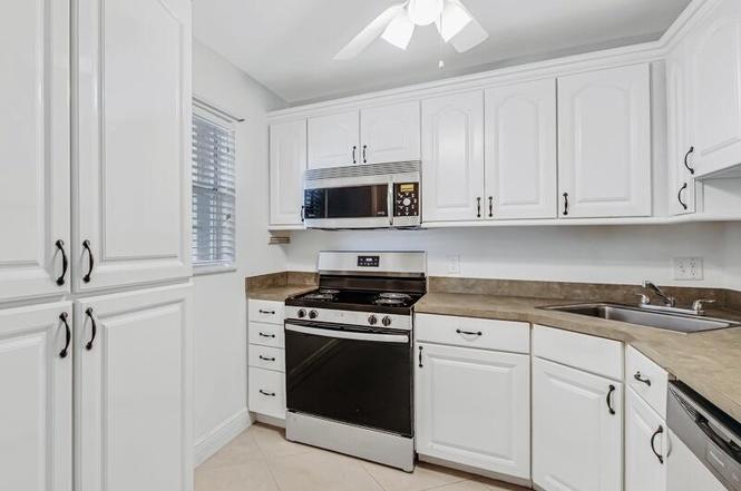 12013 Greenway Cir S