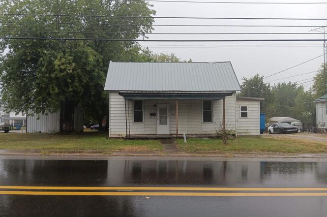 303 W Elnora St